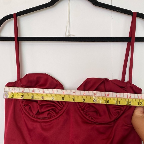 House of CB “Flora” Pleated Satin Midi Wine Dress NWOT size Small - Picture 6 of 10